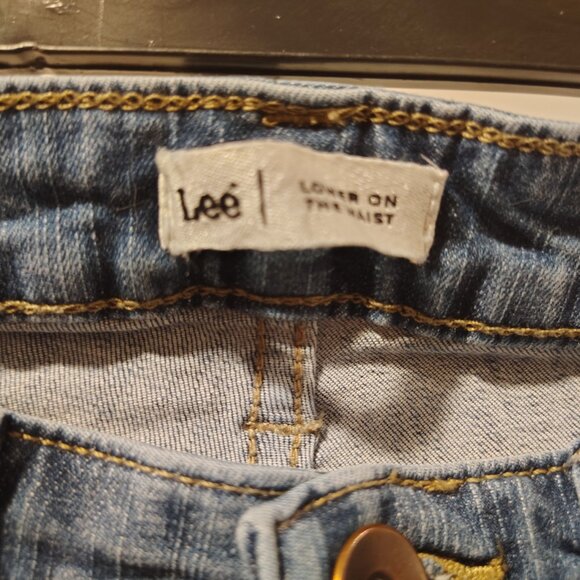 Lee Women's Jeans Lower on the Waist Size 8 Medium Cotton Spandex Stretch - Picture 10 of 12